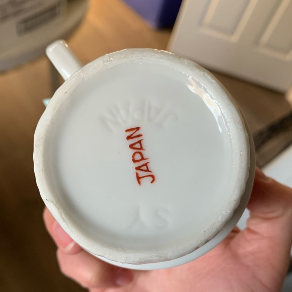 Small Vintage Stackable Tea/Coffee Cup Made in Japan Red Orange Green Florals - Picture 4 of 4